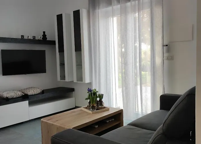 Mirelisa Casa *